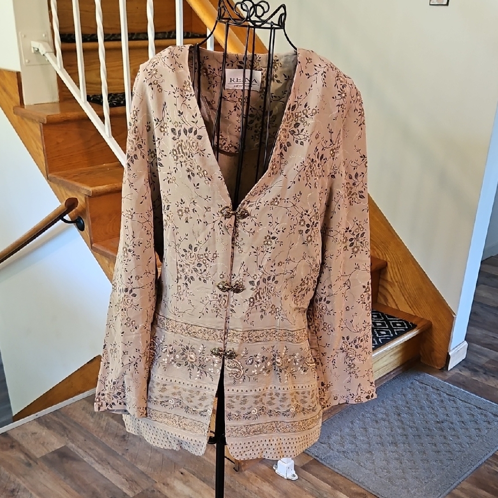 👚REINA Floral Beige Women's Blouse